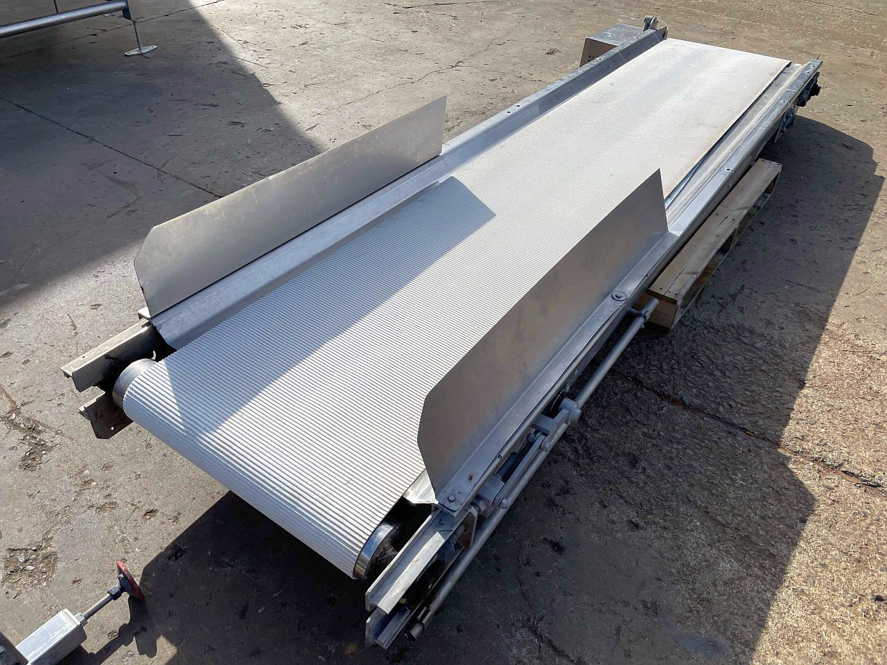 Secondhand Inclined Ribbed Belt Conveyor For Sale NZ with Stainless Frame